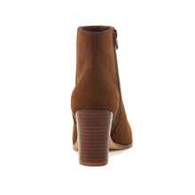 Load image into Gallery viewer, Women&#39;s Malibu Boots Brown
