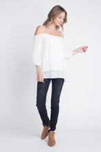 Load image into Gallery viewer, Women&#39;s 3/4 Sleeve Cold Shoulder Buttoned Top
